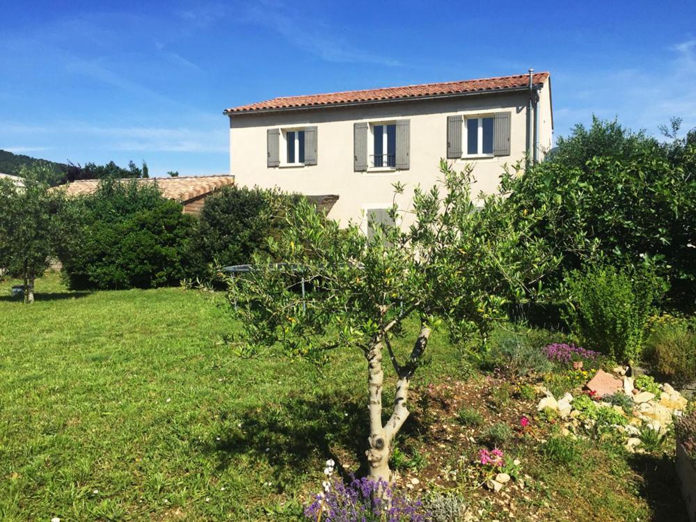 Villa Spacieuse Avec Terrasse Et Vue Mont Ventoux Entrechaux Exterior photo